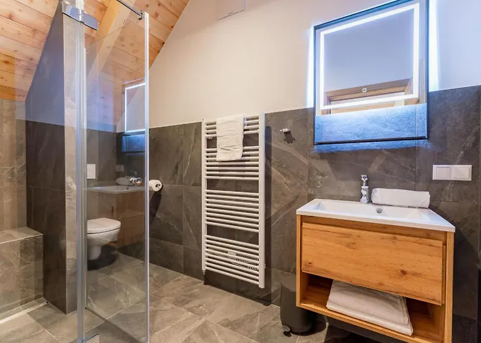 Mountain Alpinchique 2 *